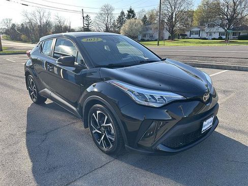 Used 2022 Toyota C-HR XLE FWD image 7