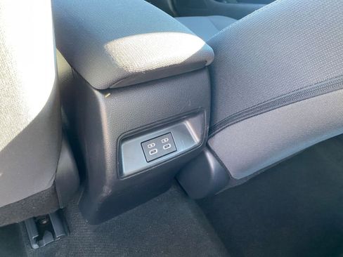 Used 2025 Toyota Corolla LE image 24