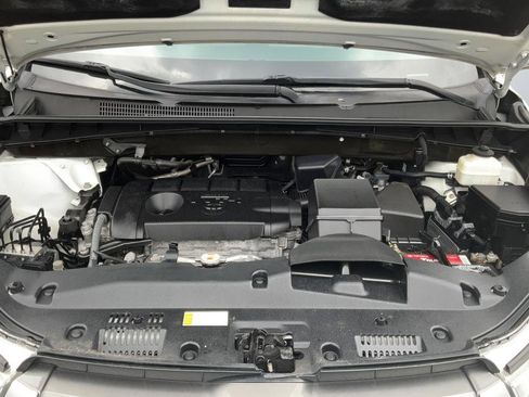 Used 2019 Toyota Highlander LE FWD image 23