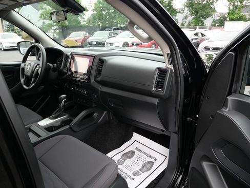 Used 2022 Nissan Frontier S w/ Technology Package AWD/4WD image 17
