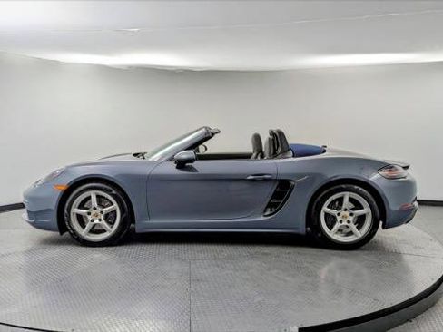 Used 2017 Porsche 718 Boxster image 3