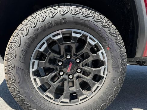 New 2026 GMC Canyon AT4 w/ AT4 Premium Package AWD/4WD image 43