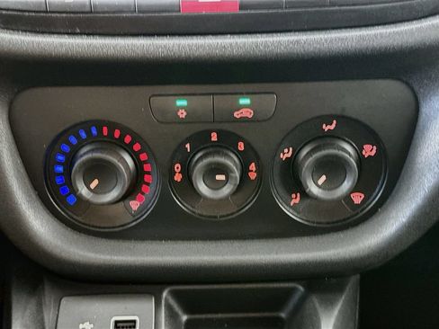 Used 2021 RAM ProMaster City Tradesman SLT FWD image 18