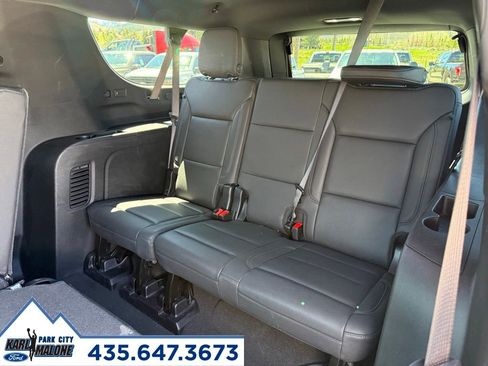 Used 2025 Chevrolet Suburban Z71 AWD/4WD image 32