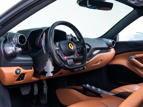 Used 2020 Ferrari F8 Tributo image 2