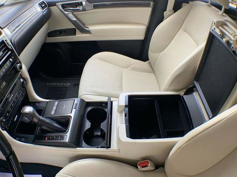 Certified 2023 Lexus GX 460 Premium w/ Premium Package image 21