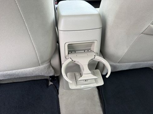 Used 2013 Toyota Corolla LE FWD image 30