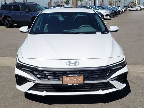 New 2026 Hyundai Elantra Hybrid FWD image 32