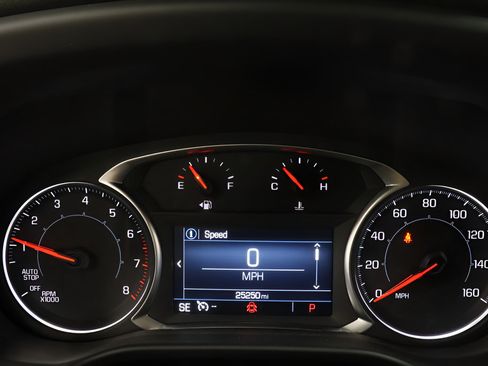 Used 2023 GMC Acadia SLE w/ Driver Convenience Package FWD image 11