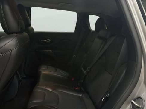 Used 2020 Jeep Cherokee Limited AWD/4WD image 13