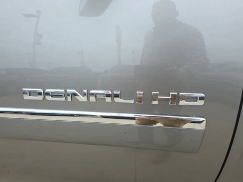 Used 2014 GMC Sierra 2500 Denali w/ Suspension Package, Off-Road image 2