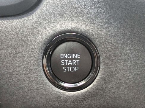 Used 2025 Toyota Tundra Platinum AWD/4WD image 28