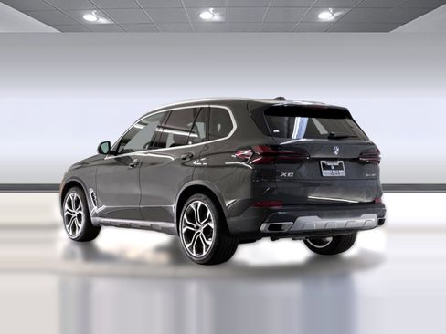 Used 2026 BMW X5 sDrive40i w/ Climate Comfort Package RWD image 3