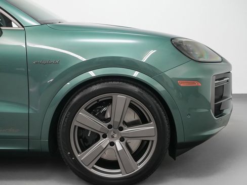 New 2025 Porsche Cayenne Turbo image 14