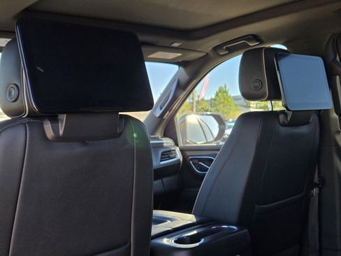 Used 2021 GMC Yukon SLT w/ SLT Premium Package image 26