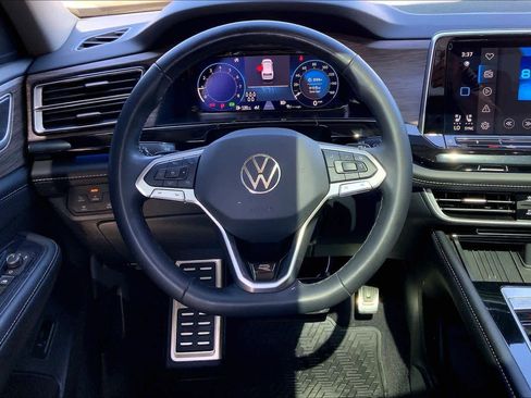 Used 2025 Volkswagen Atlas SEL Premium R-Line image 6