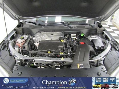 Certified 2025 Chevrolet Trax LT FWD image 32