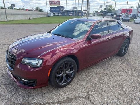 Used 2022 Chrysler 300 S w/ Comfort Group RWD image 5