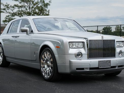 Used 2005 Rolls-Royce Phantom Sedan RWD image 3