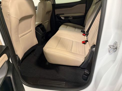 Used 2024 Ford Ranger Lariat w/ FX4 Off-Road Package image 48