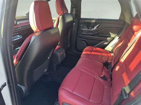 New 2026 Lincoln Corsair Reserve image 10