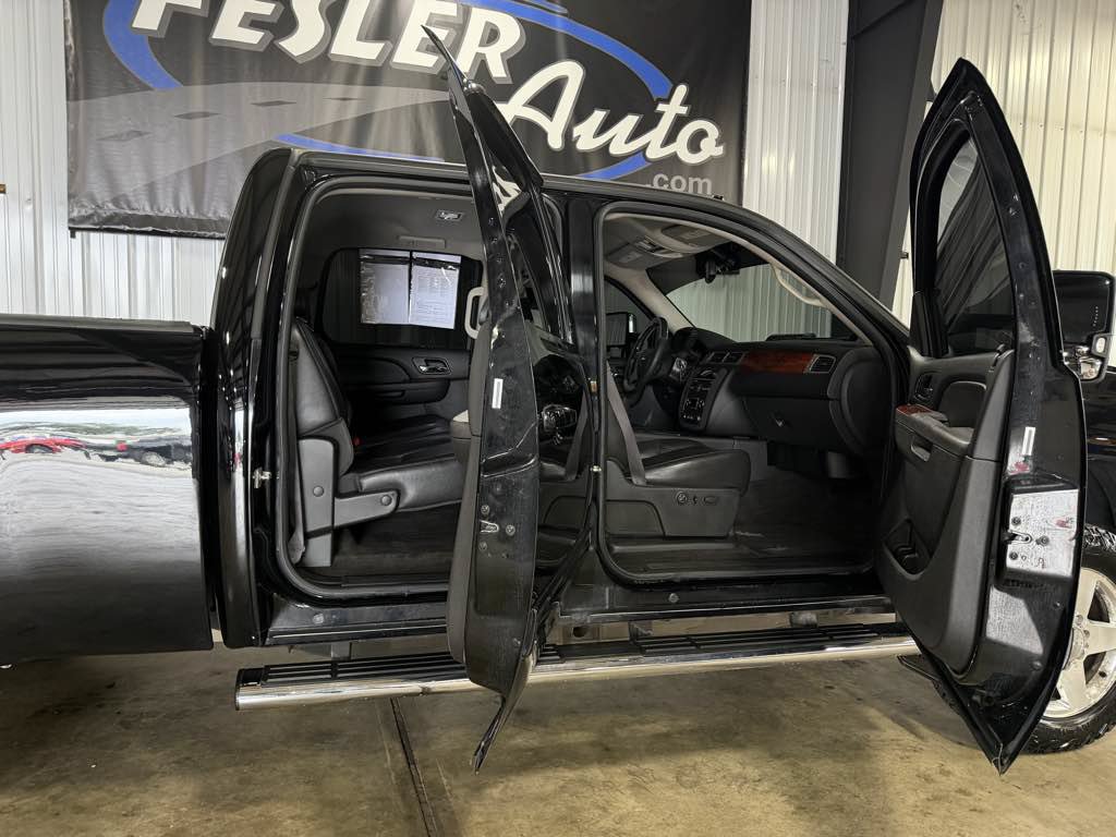 Used 2013 GMC Sierra 2500 SLT w/ SLT Convenience Package AWD/4WD image 18