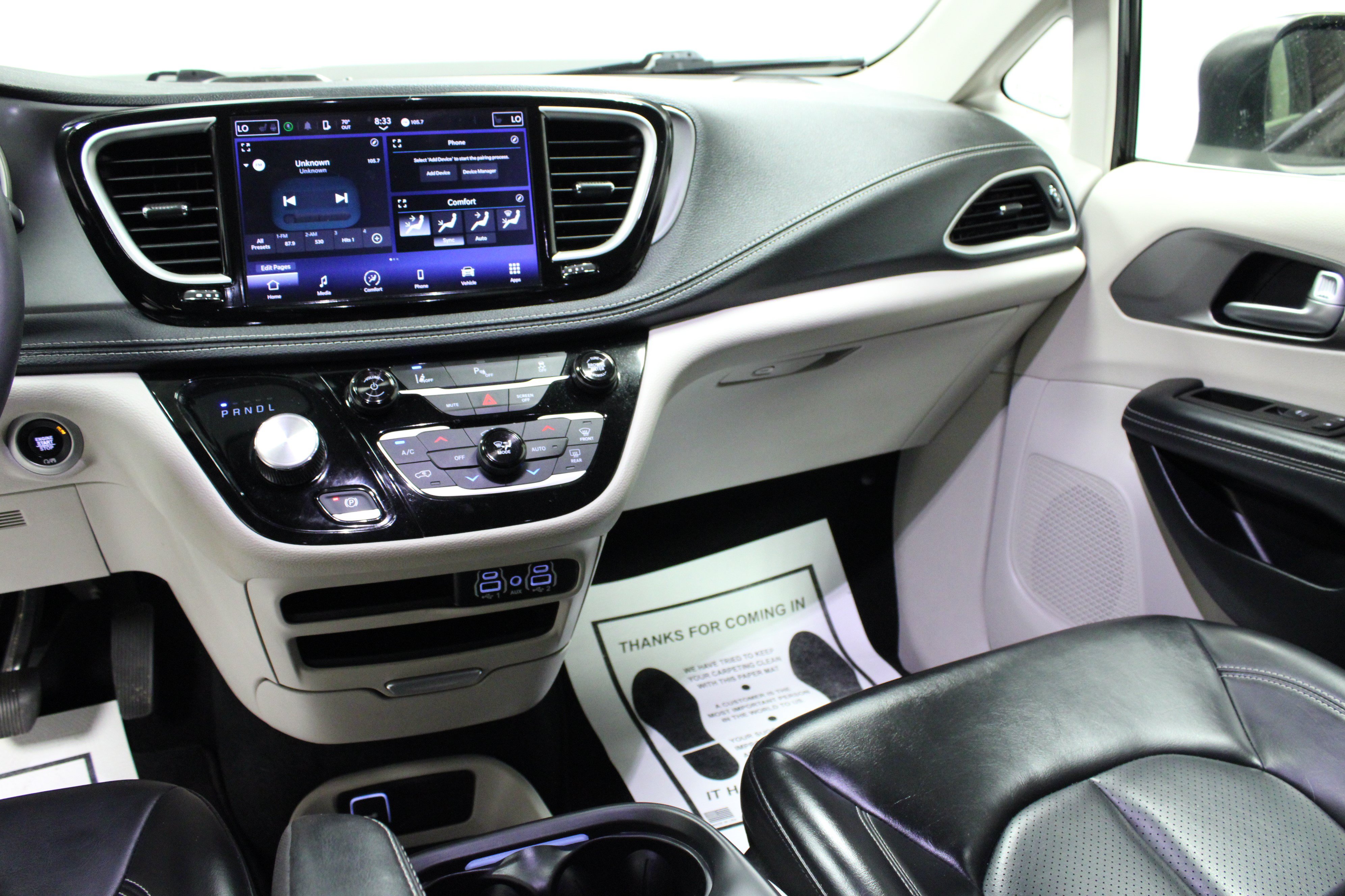 Used 2023 Chrysler Pacifica Touring-L FWD image 20