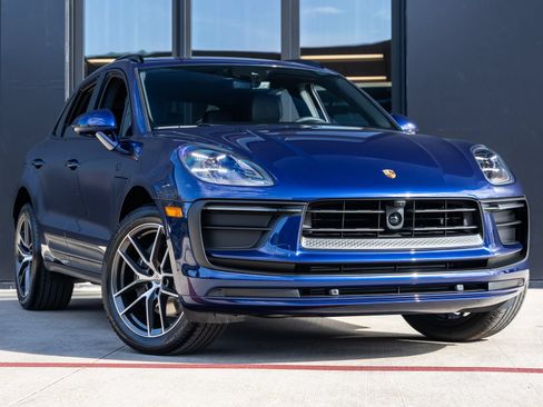 Certified 2026 Porsche Macan AWD/4WD image 6