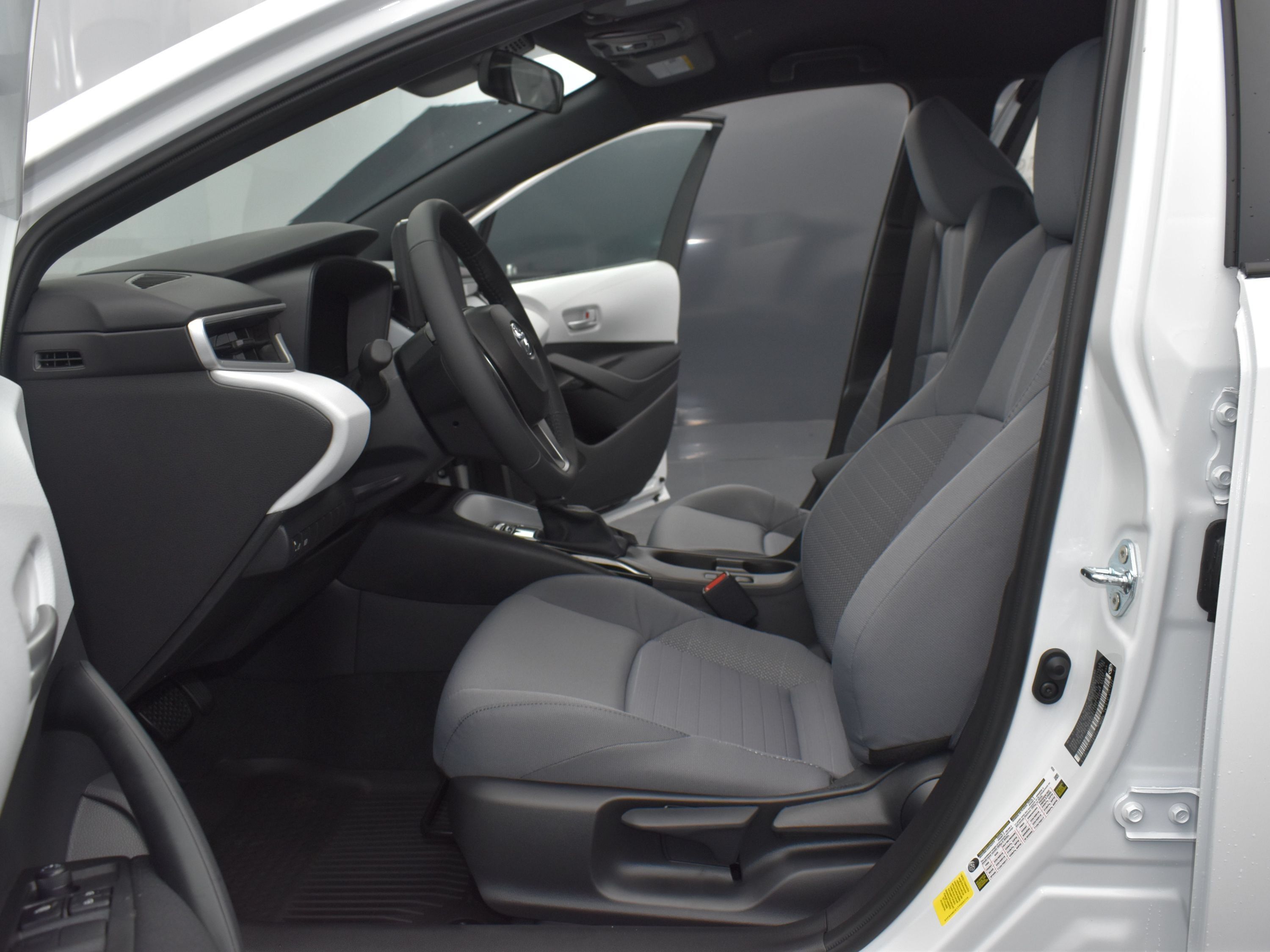 Used 2026 Toyota Corolla SE FWD image 12