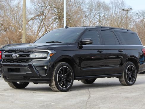 Used 2022 Ford Expedition Max Limited image 3