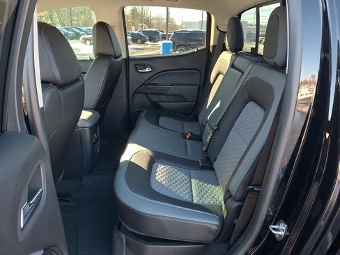 Used 2020 Chevrolet Colorado Z71 w/ Z71 Midnight Edition image 11