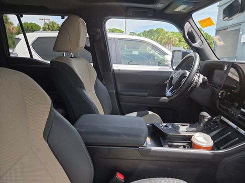 Used 2026 Lexus GX 550 AWD/4WD image 5