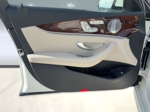 Used 2018 Mercedes-Benz E 300 E 300 image 22