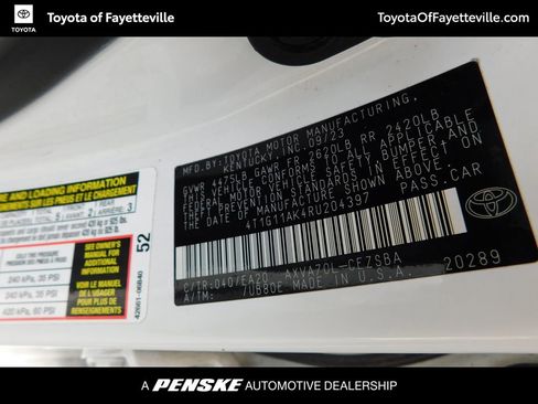 Used 2024 Toyota Camry SE image 11