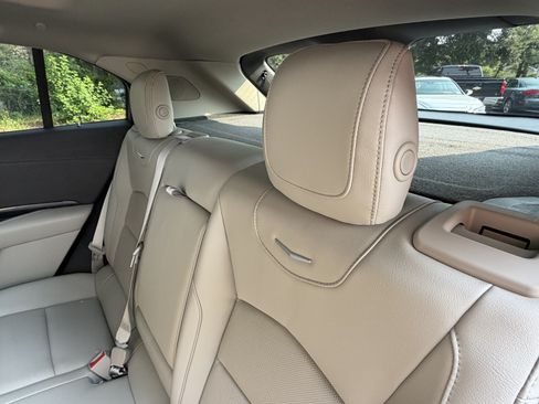 Used 2021 Cadillac XT4 Premium Luxury FWD image 33