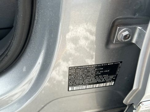 Used 2021 Volkswagen Tiguan SE image 28