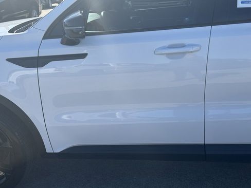 Used 2024 Kia Sorento SX image 18