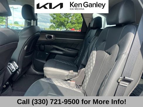 Certified 2022 Kia Sorento SX Prestige AWD/4WD image 11