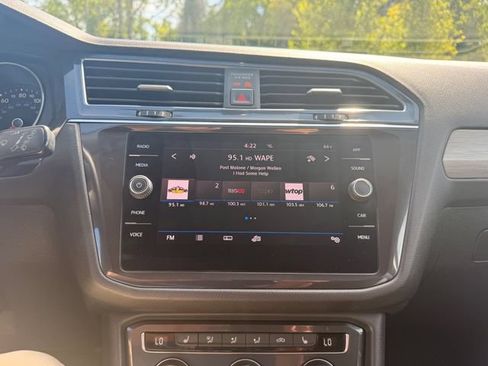 Used 2018 Volkswagen Tiguan SE FWD image 5