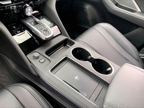 Used 2025 Acura MDX FWD image 17