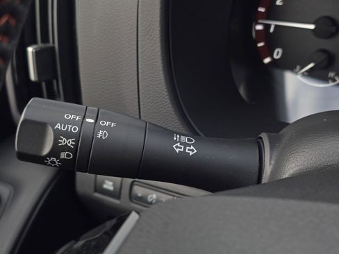 Used 2025 Nissan Frontier PRO-4X w/ Pro Convenience Package image 29