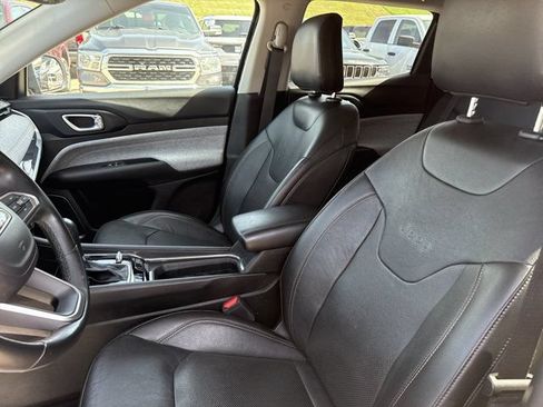 Used 2022 Jeep Compass Latitude AWD/4WD image 5