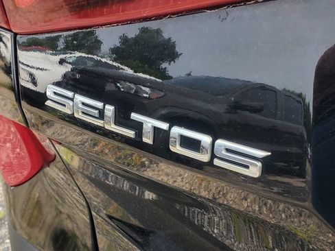 Used 2021 Kia Seltos LX AWD/4WD image 26