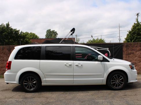 Used 2017 Dodge Grand Caravan GT FWD image 5