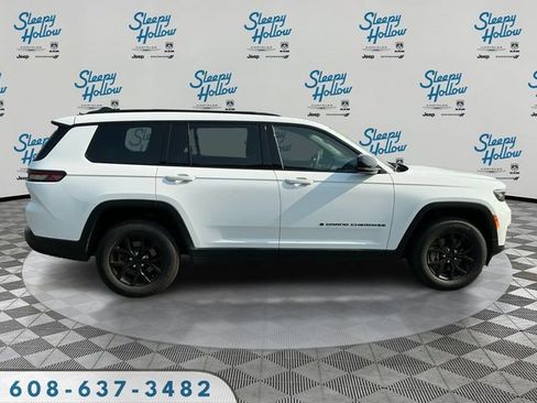 Used 2024 Jeep Grand Cherokee L Laredo AWD/4WD image 4
