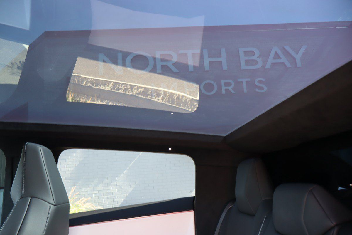 Used 2024 Tesla Cybertruck AWD Crew Cab image 43