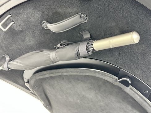 Used 2021 Aston Martin V8 Vantage Coupe image 36