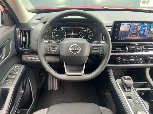 New 2026 Nissan Pathfinder SV image 13