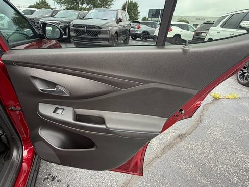 Certified 2024 Buick Envista Sport Touring w/ Convenience I Package FWD image 16