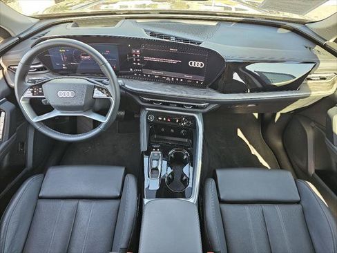 Used 2025 Audi Q5 Premium Plus w/ Premium Plus AWD/4WD image 4